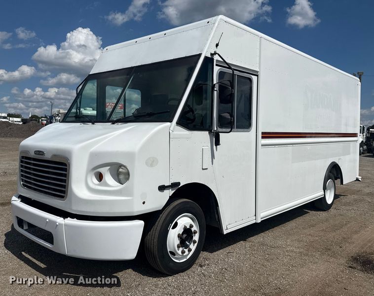 2018 Freightliner MT45 delivery truck - NU9683