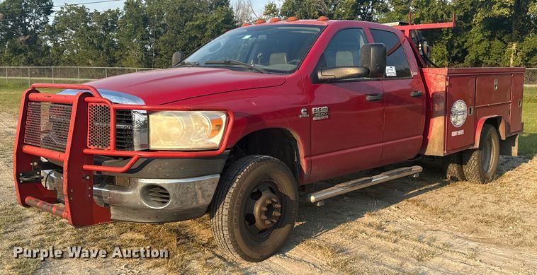 2009 Dodge Ram 3500 Quad Cab utility bed pickup truck - DJ7812