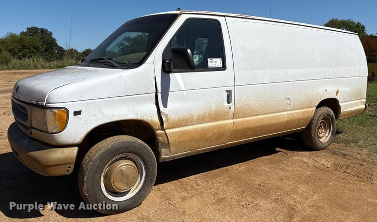 2000 Ford E250 van - DO1271