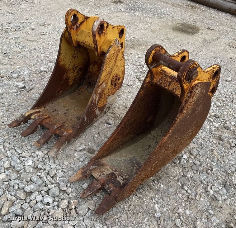 (2) backhoe buckets - DO2349