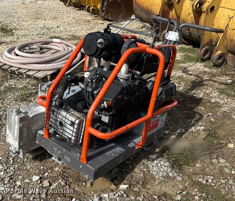 Husqvarna Soft-Cut 4000 concrete saw - DO2350