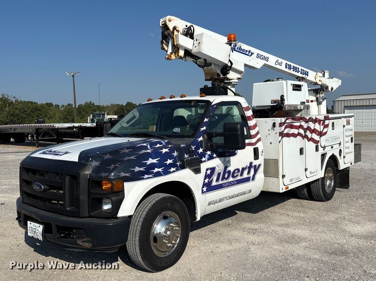 2008 Ford F350 Super Duty bucket truck - DU1320