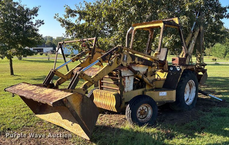 International Harvester 3500 landscape tractor - DU1345