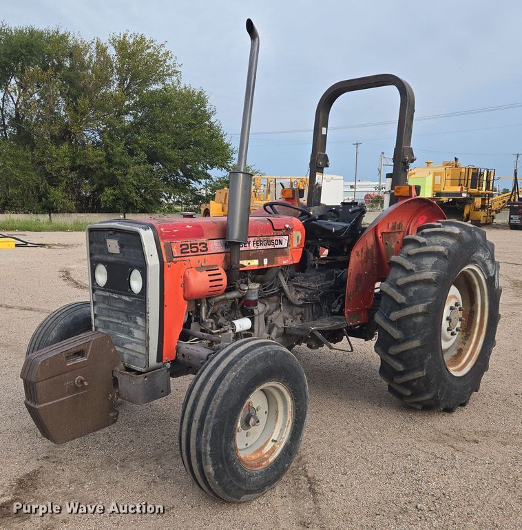 1996 Massey Ferguson 235 tractor - DU6874