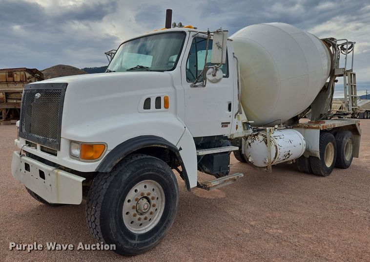 2003 Sterling Truck L9500 ready mix truck - DY1226