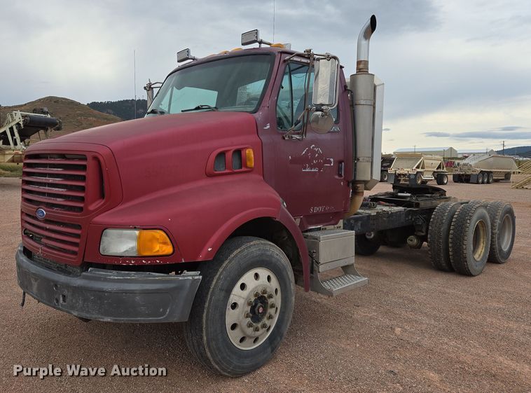 1997 Ford Areomax semi truck - DY1227