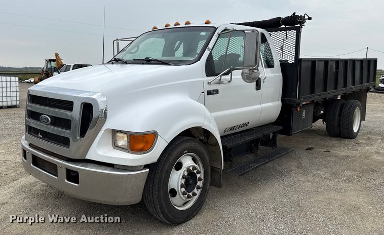 2004 Ford F650 Super Duty Crew Cab dump flatbed truck - DY8108