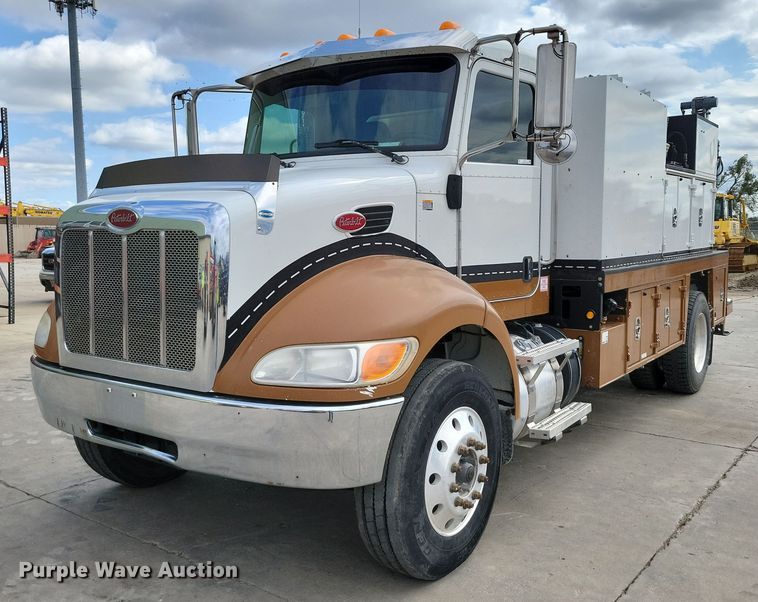 2015 Peterbilt  PB337 utility / service truck - DZ6517