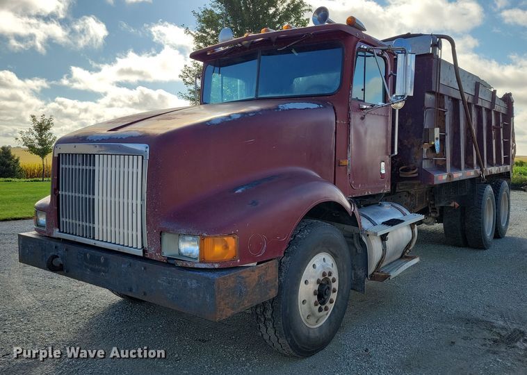 1991 International  9400 dump truck - DZ6613