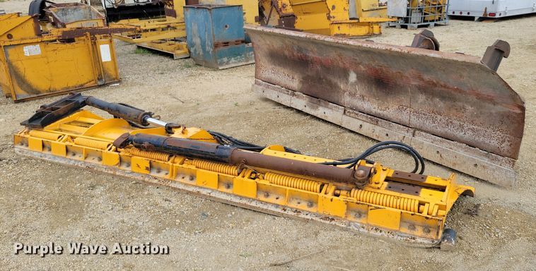 (2) snow plows - DZ6625