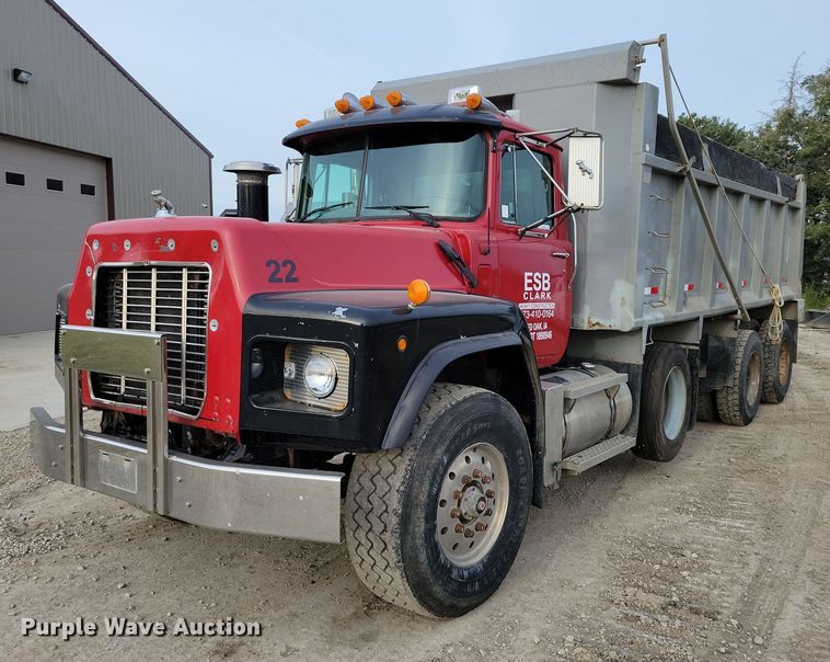 2000 Mack RB688S dump truck - DZ6708