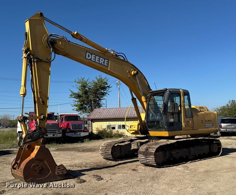 2005 John Deere 200C LC excavator - EA1891