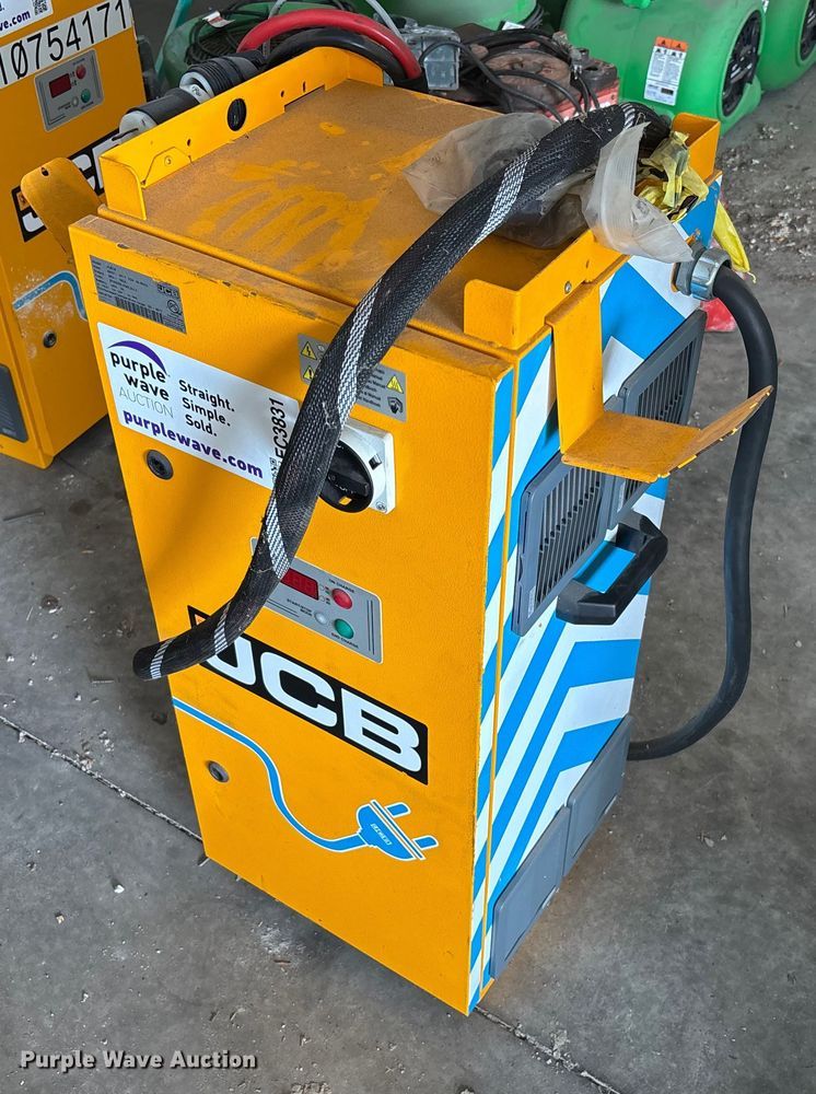 2022 JCB JCB18 forklift charger - EC3831
