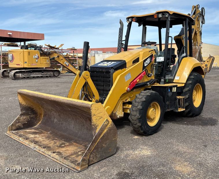 2020 Caterpillar 420F2 backhoe - EC8006