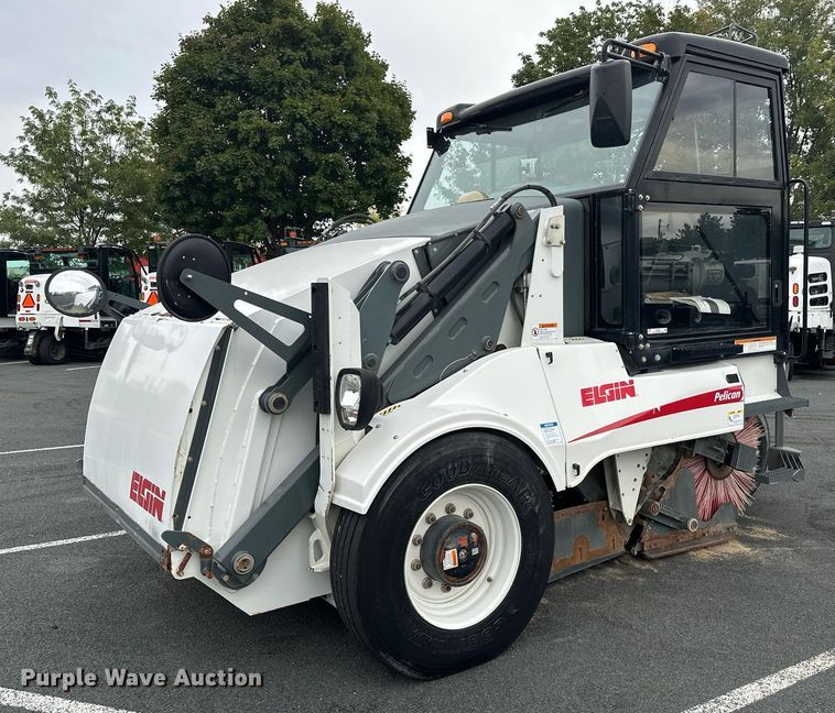 2010 Eljin Pelican street sweeper - EL0022