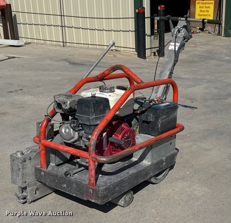 Husqvarna Soff-Cut 2000E concrete saw - EM8159