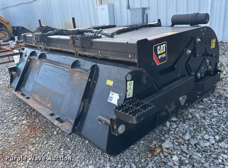 2022 Caterpillar BP118C skid steer sweeper - EM8258