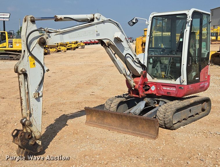 2015 Takeuchi TB240 mini excavator - EN3753