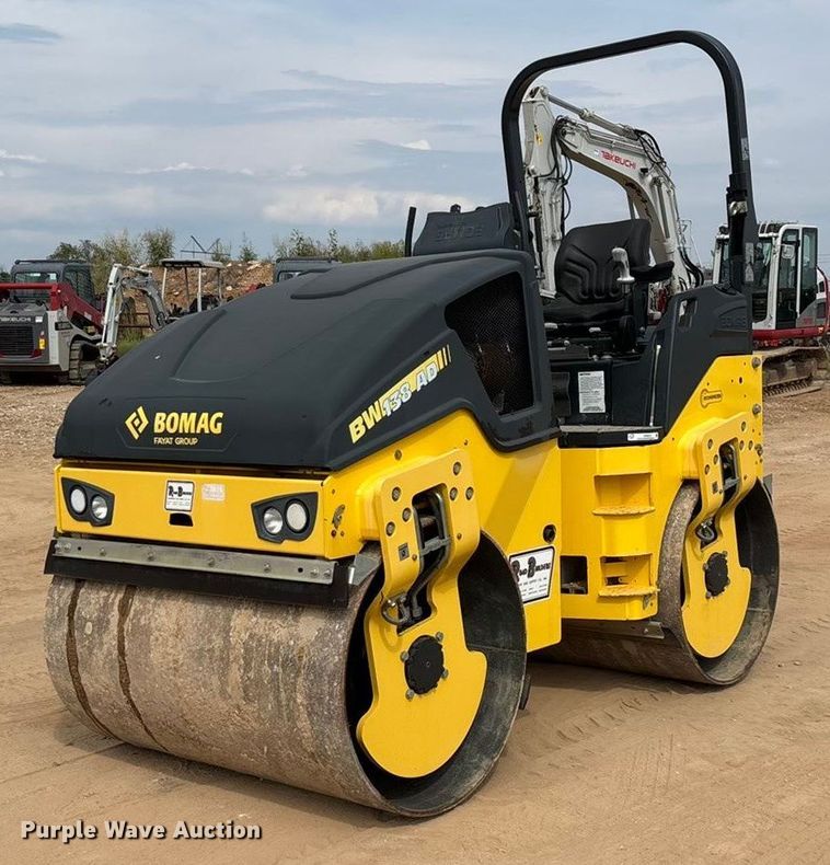 2018 Bomag BW138AD-5 double drum vibratory roller - EN5612