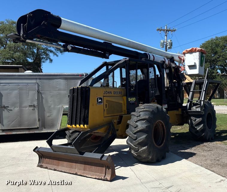 1990 John Deere 540D skidder - EO1636