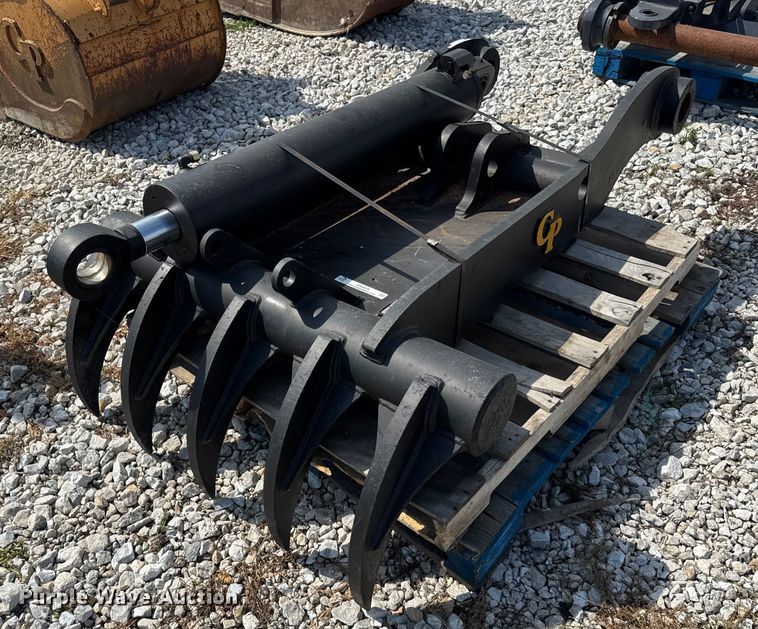 Paladin Kobelco SK210 excavator thumb - ER0079