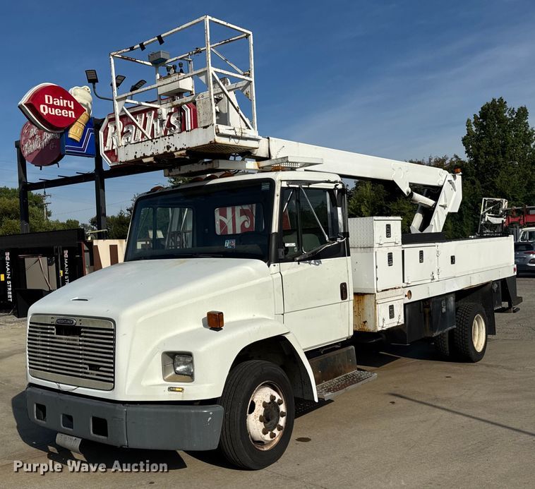 2001 Freightliner FL50 bucket truck - ER0128