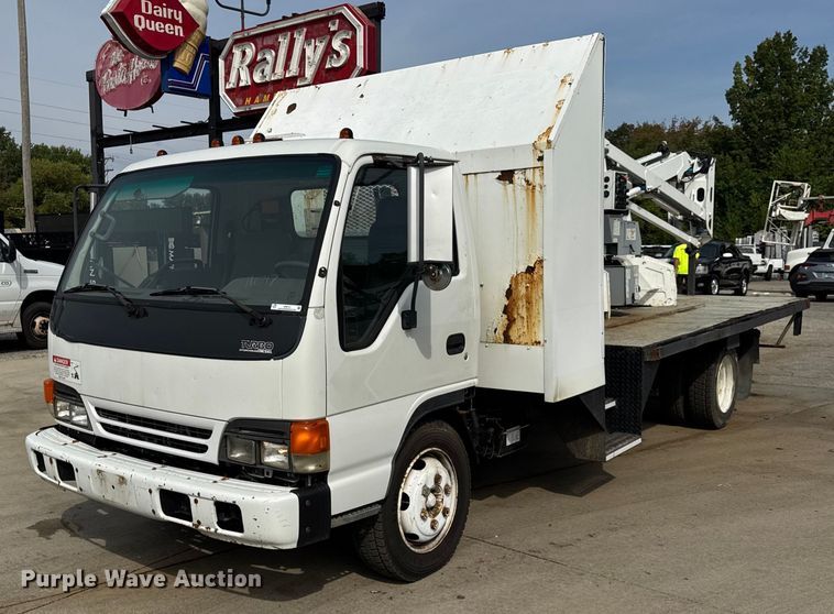 2002 Isuzu NQR flatbed truck - ER0131