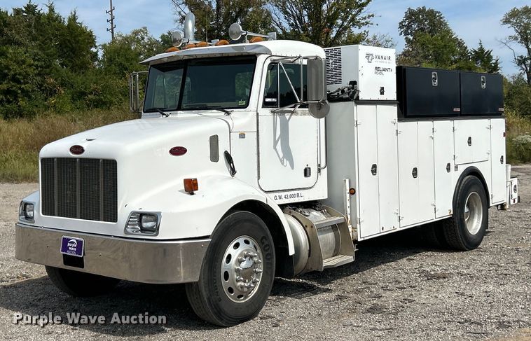 2003 Peterbilt 330 utility / service truck - ET3467