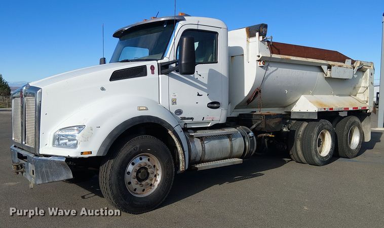 2016 Kenworth T880 dump truck - EU2510