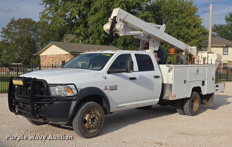 2015 RAM 5500 Crew Cab bucket truck - EU3828
