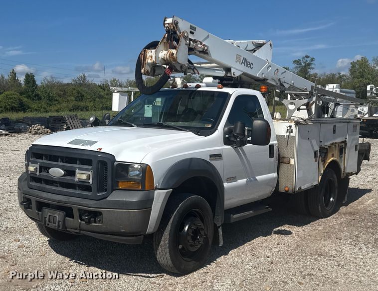 2007 Ford F550 Super Duty bucket truck - EV1894