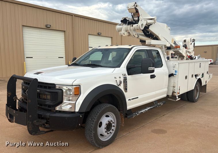 2020 Ford F550 SuperCab bucket truck - GH9363