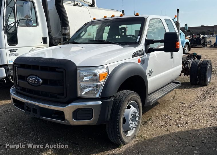 2014 Ford F550 SuperCab truck cab and chassis - ND9429