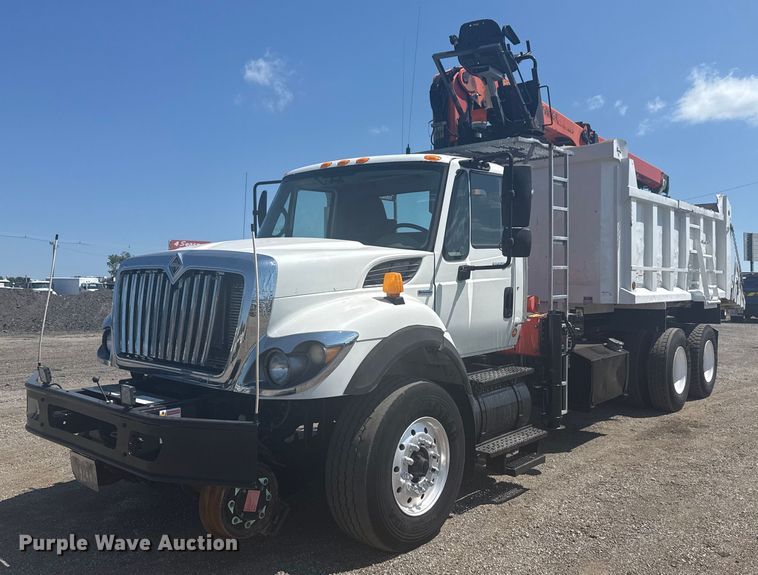 2009 International WorkStar 7500 grapple crane truck - NU9559