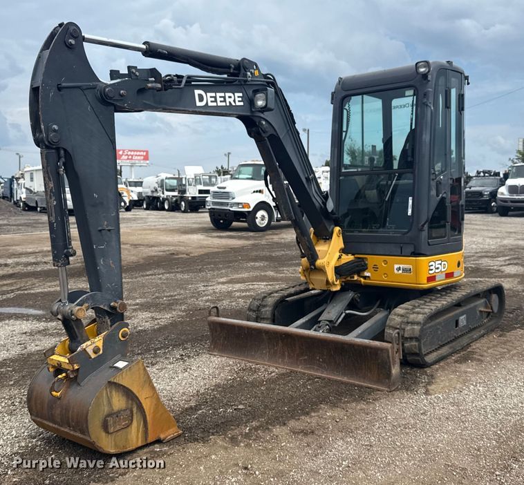 2011 John Deere 35D mini excavator - NU9663