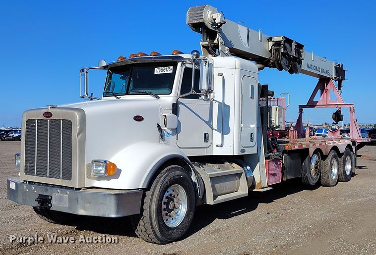 2011 Peterbilt 365 crane truck - YA0980