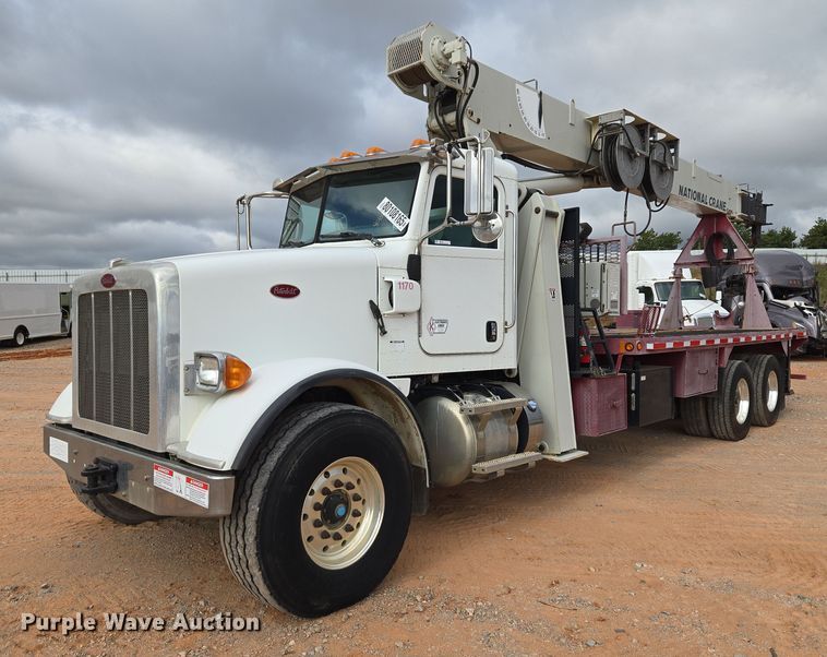 2013 Peterbilt 365  crane truck - YA1102