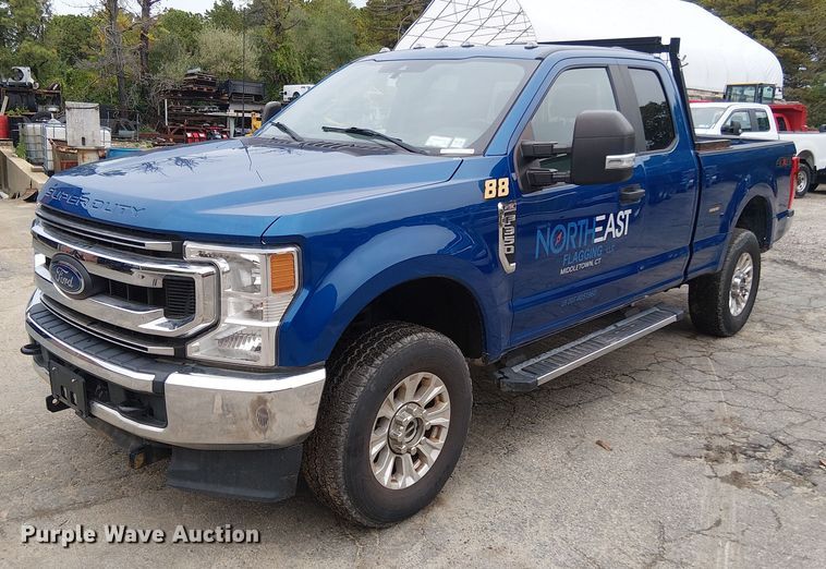 2022 Ford F350 Super Duty SuperCab pickup truck - EV3502