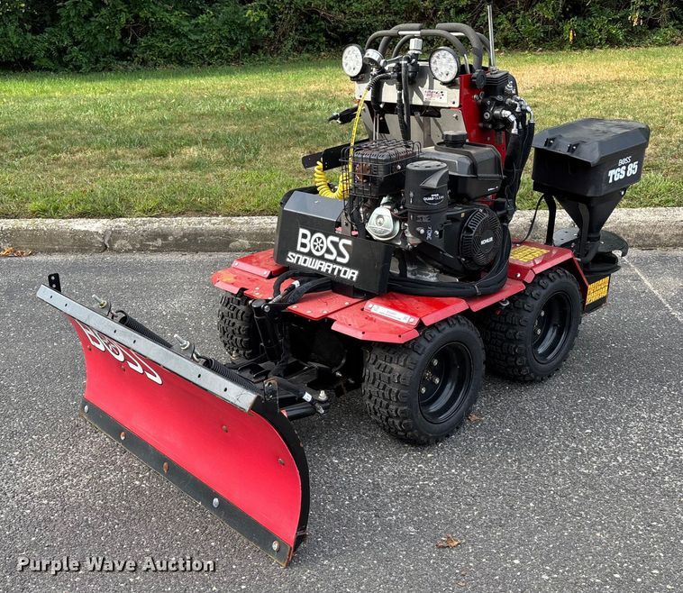 2022 Boss Snowrator snow pusher - EV4007