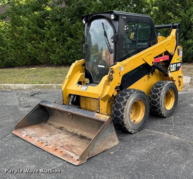 2015 Caterpillar 242D skid steer loader - EV4010