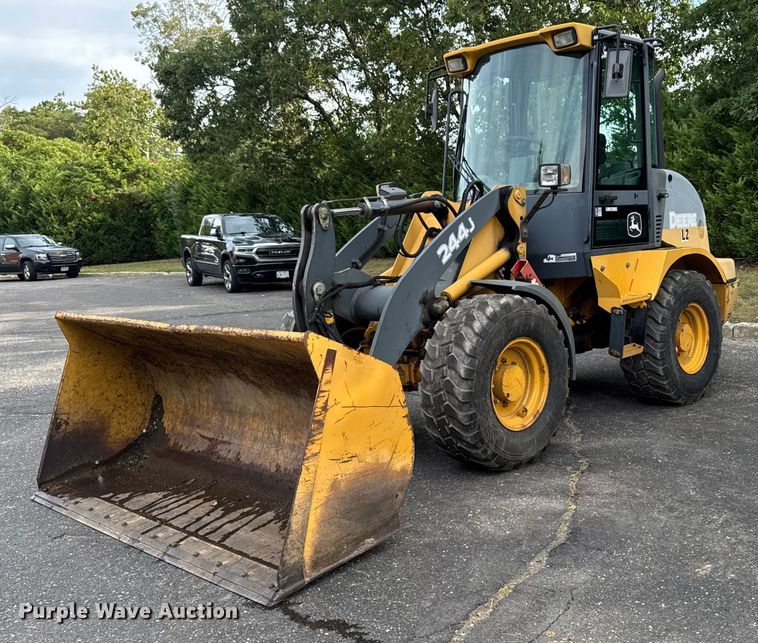 2012 John Deere 244J wheel loader - EV4011