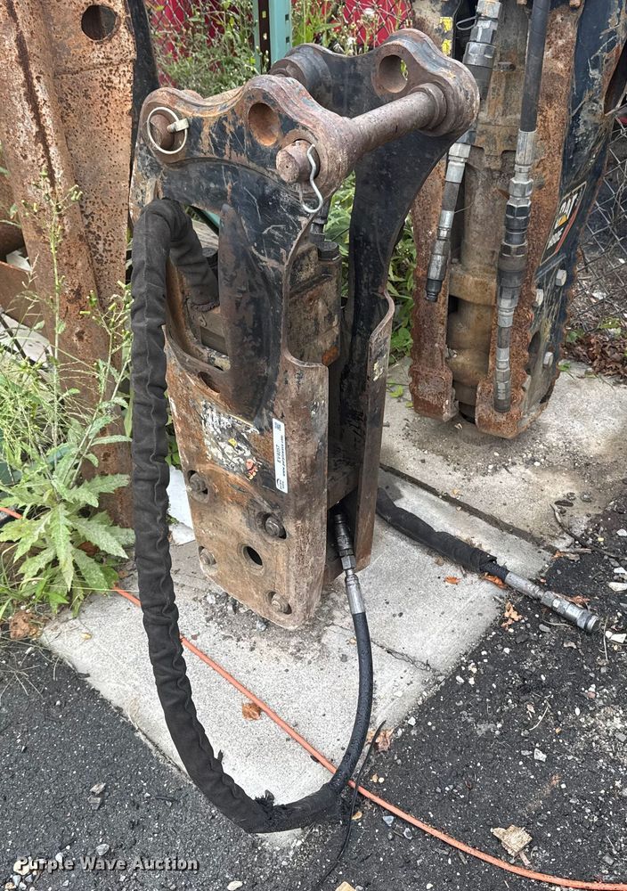 Caterpillar H65E breaker - EV4057
