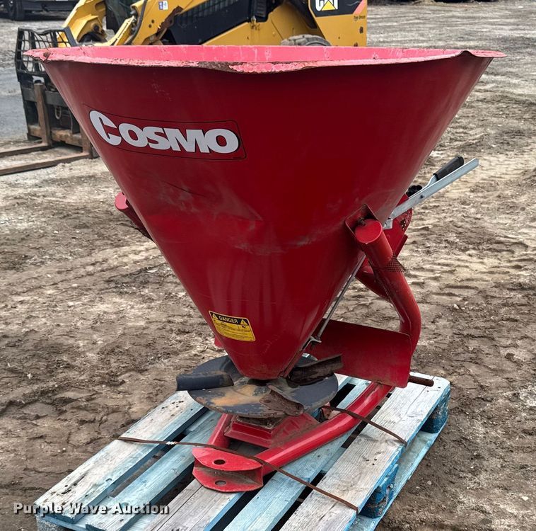 2013 Cosmo spreader - EV4059