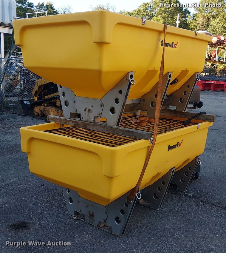 (2) SnowEx spreaders - EV4099