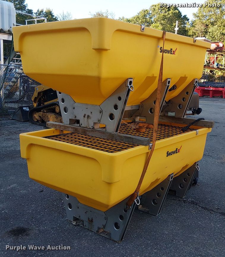 (2) SnowEx spreaders - EV4104