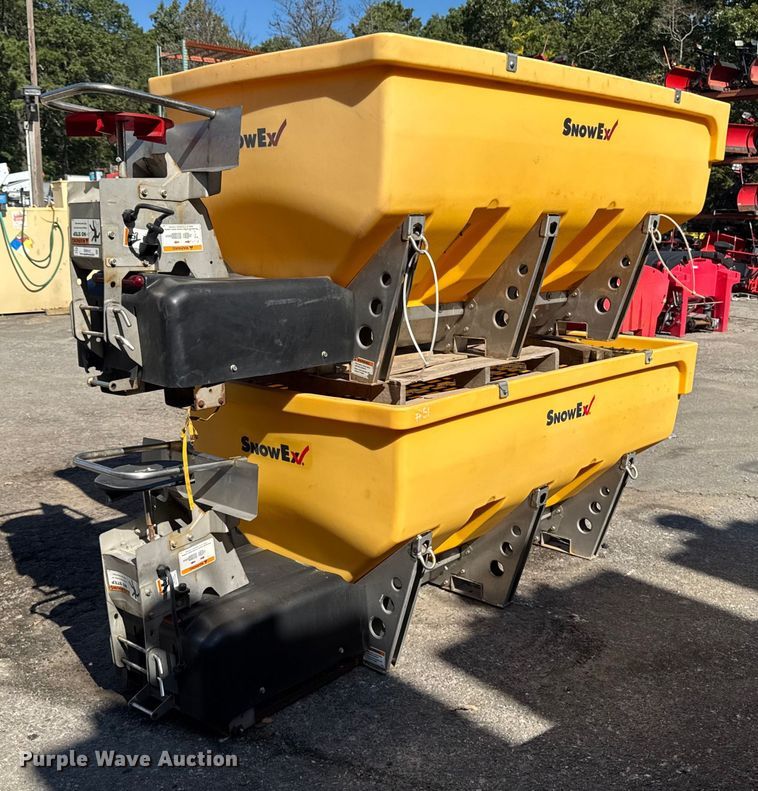 (2) SnowEx spreaders - EV4122