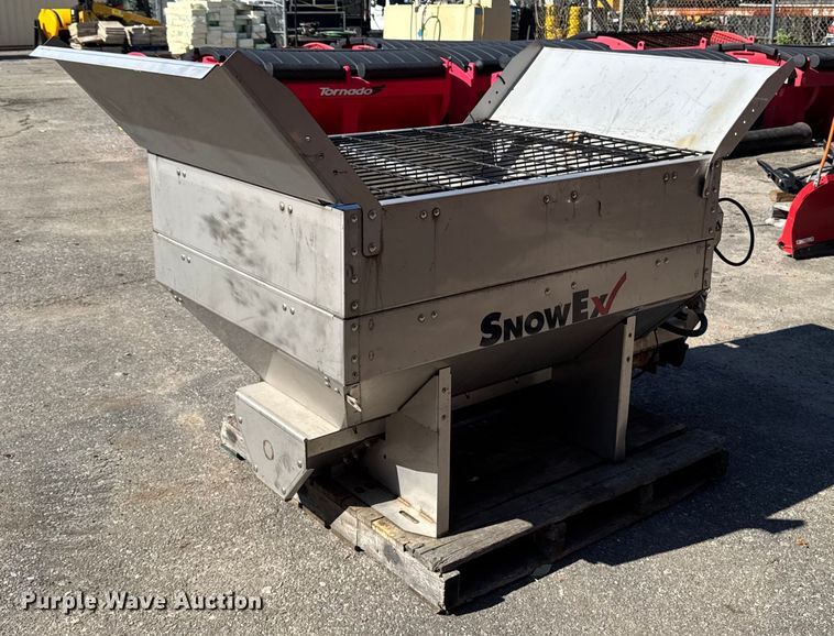 SnowEx Stainless Helixx SS spreader - EV4125