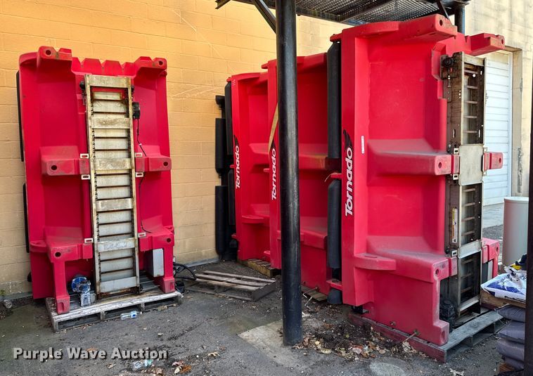 (3) Western Tornado spreaders - EV4128