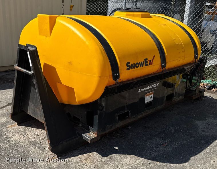 SnowEx LiquiMAXX deluxe pump platform hook lift spray bed - EV4131
