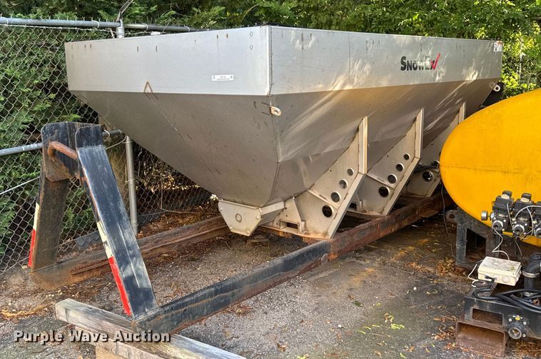 SnowEx Helix SS Hopper  spreader - EV4134